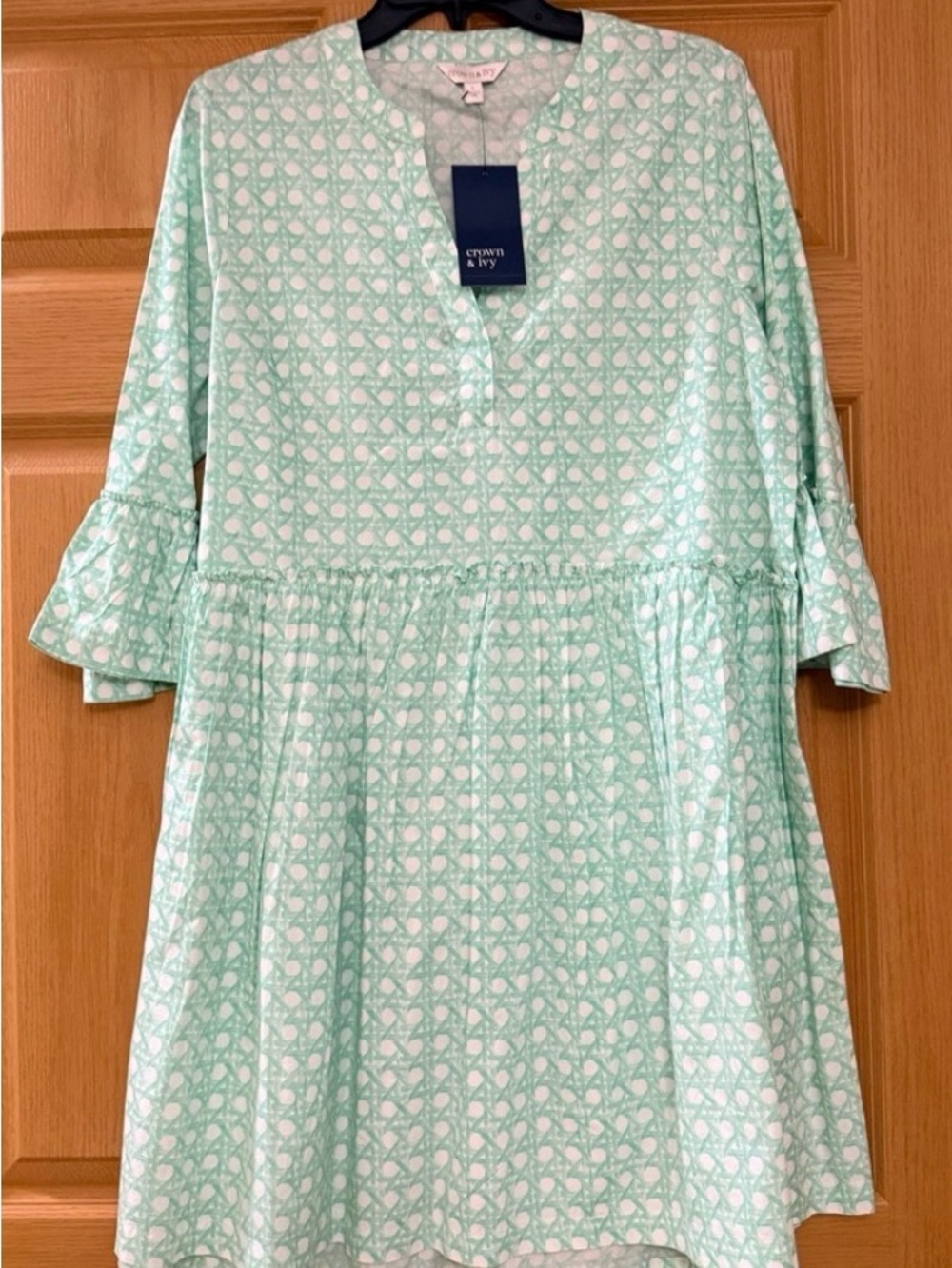 Crown & Ivy Sage/Mint patterned dress WITH POCKETS